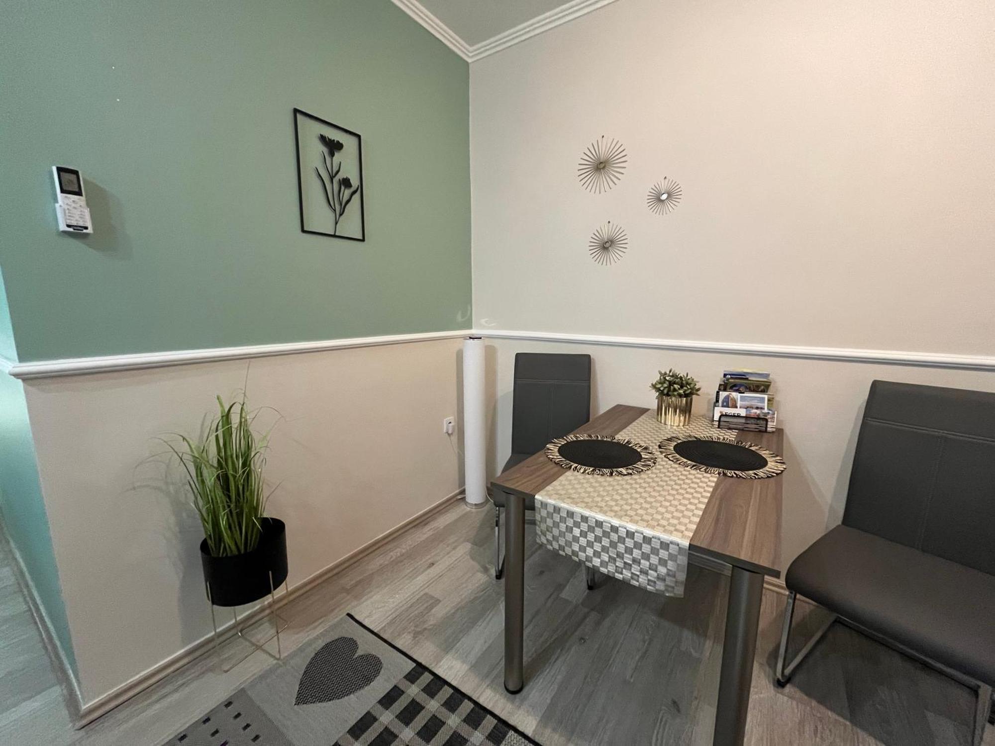 Oreo Apartman Eger Exterior foto